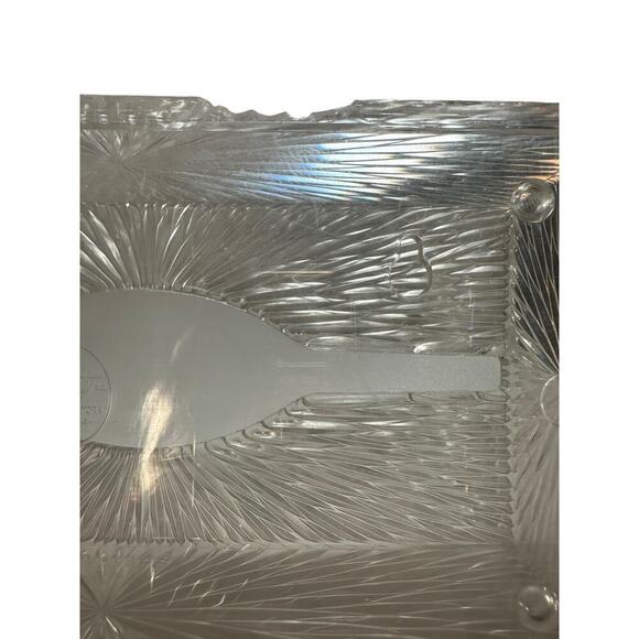 Vintage Celebrity lucite tissue holder - Picture 8 of 9